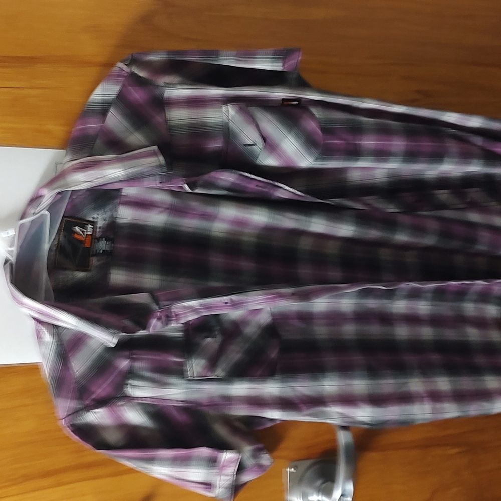 AMPLIFY button up short sleeve XL